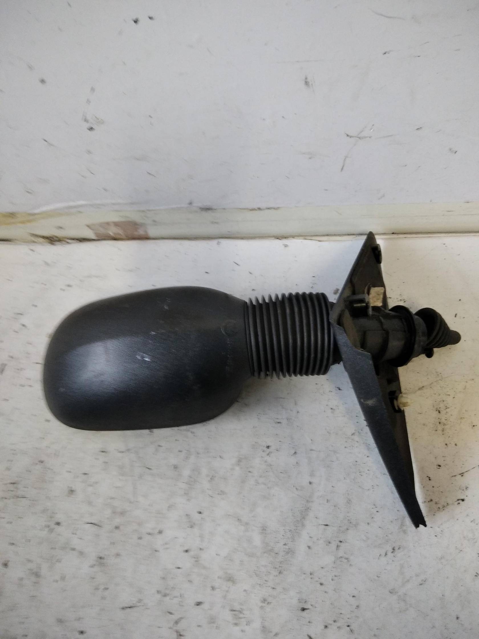 Retrovisore est. dx.